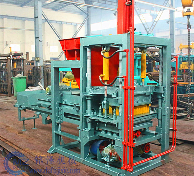 小型全自動免燒水泥磚機