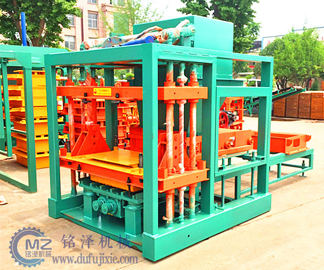 多孔砌塊磚機
